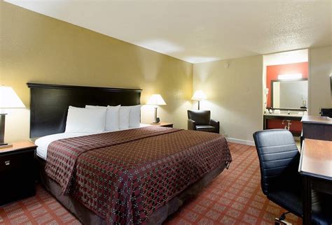 Hotels near magic springs arkansas